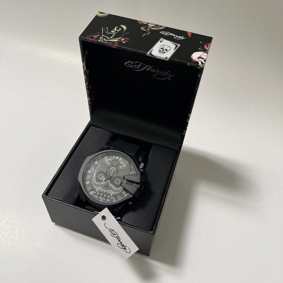 New in Box ED HARDY Oversized Skull Wristwatch Analog Silicon Black Green Beads - Picture 3 of 7
